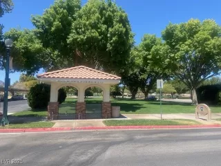 Photo #3: 2710925 Listing 