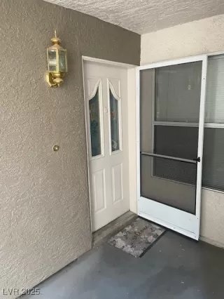 Photo #5: 2710925 Listing 