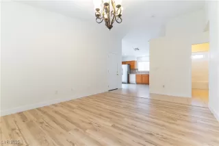 Photo #5: 2710938 Listing