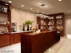 Photo #5: 2710958 Listing 