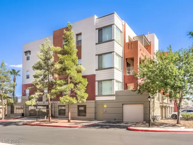 MLS: 2710968 Condo For Sale