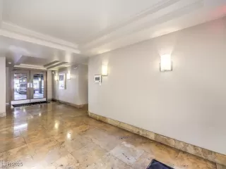 Photo #3: 2710968 Listing 