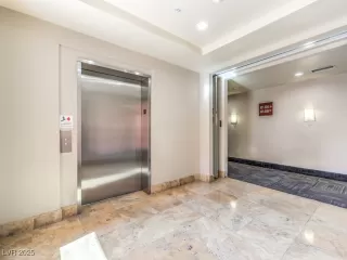 Photo #5: 2710968 Listing 