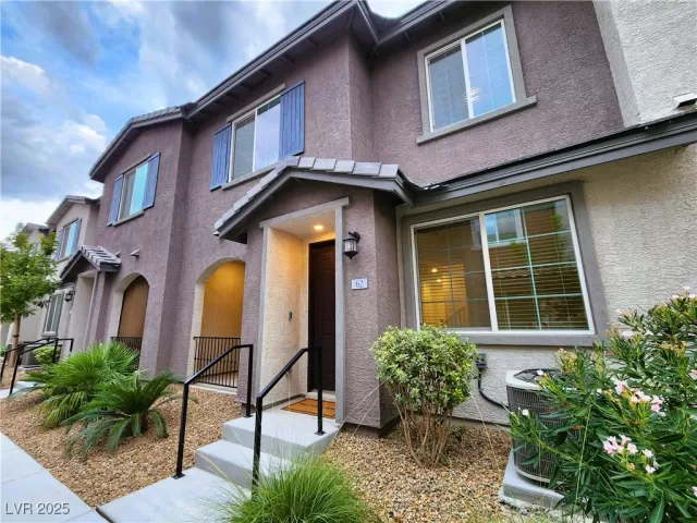 MLS: 2710976 Condo For Sale