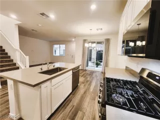 Photo #1: 2710976 Listing