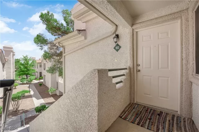 MLS: 2710977 Condo For Sale