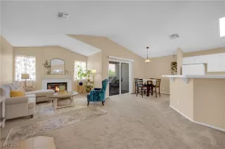 Photo #5: 2710977 Listing 