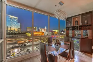 Photo #1: 2710993 Listing