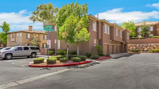 MLS: 2710995 Condo For Sale