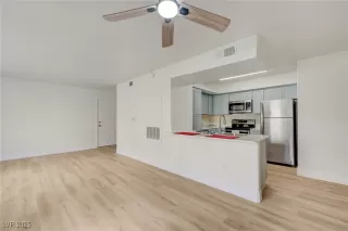 Photo #2: 2711012 Listing 