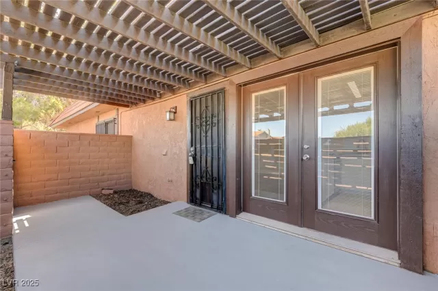 MLS: 2711013 Condo For Sale