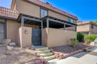 Photo #6: 2711013 Listing