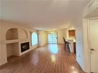 Photo #2: 2711021 Listing 