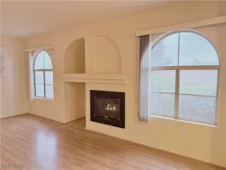 Photo #4: 2711021 Listing 