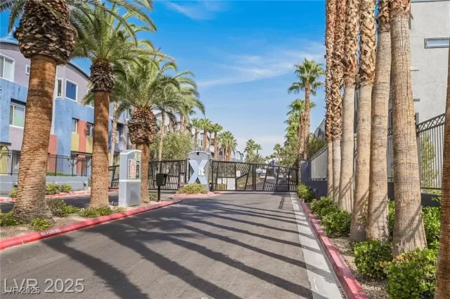 MLS: 2711023 Condo For Sale