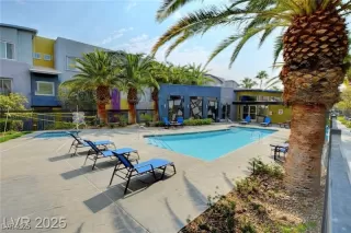 Photo #2: 2711023 Listing 