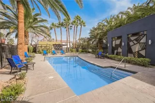 Photo #4: 2711023 Listing 