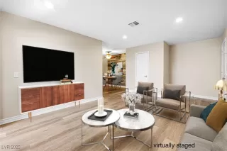 Photo #2: 2711028 Listing 