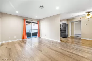 Photo #5: 2711028 Listing 