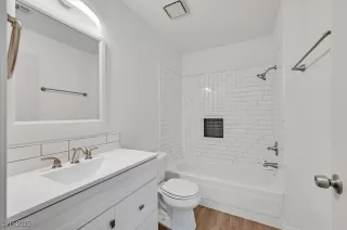 Photo #2: 2711032 Listing