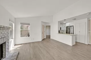 Photo #6: 2711032 Listing