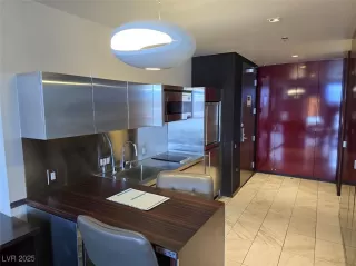 Photo #1: 2711036 Listing