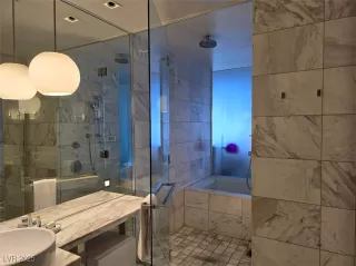 Photo #6: 2711036 Listing