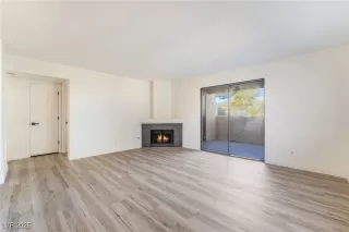 Photo #2: 2711041 Listing