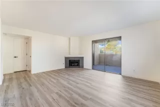 Photo #3: 2711041 Listing