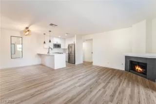 Photo #4: 2711041 Listing