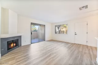 Photo #5: 2711041 Listing