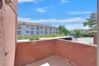 Photo #3: 2711045 Listing 