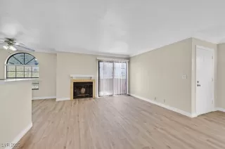 Photo #4: 2711045 Listing 