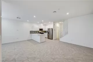 Photo #3: 2711050 Listing 