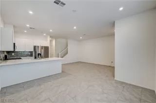 Photo #4: 2711050 Listing 