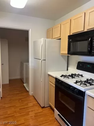 Photo #5: 2711064 Listing 