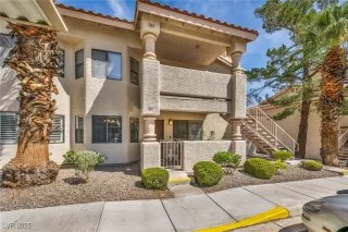 Photo #1: 2711081 Listing