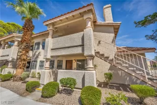Photo #2: 2711081 Listing