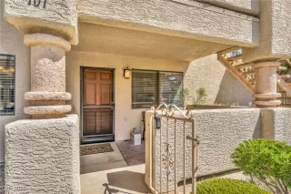 Photo #4: 2711081 Listing