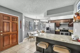 Photo #5: 2711081 Listing