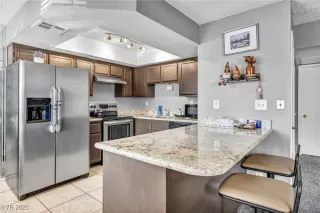Photo #6: 2711081 Listing