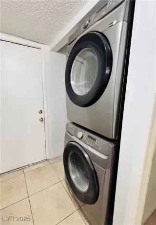 Photo #4: 2711087 Listing 