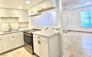 Photo #5: 2711087 Listing 