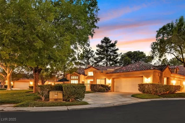 MLS: 2711106 Condo For Sale