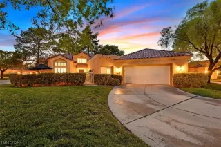 Photo #2: 2711106 Listing 