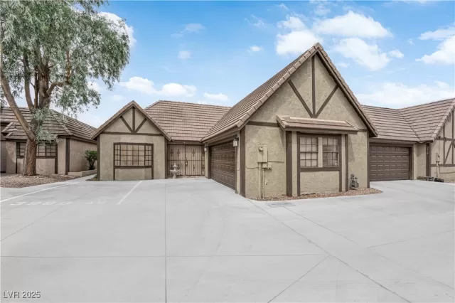 MLS: 2711107 Condo For Sale