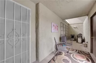 Photo #3: 2711107 Listing 