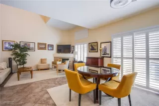 Photo #4: 2711121 Listing 