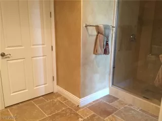 Photo #4: 2711125 Listing 