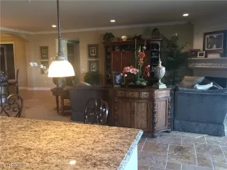 Photo #6: 2711125 Listing 